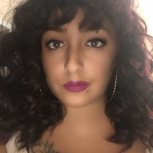 Meet your Posher, Sheala